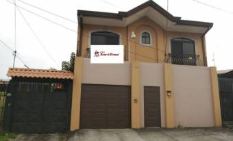 Se vende espaciosa casa de uso de suelo mixto en San Francisco de Heredia 23-2727