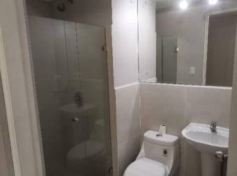 Se vende espacioso apartamento con piscina en San Josecito de San Rafael 22-792