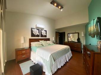 Apartamento en Venta en Santa ana, San José. RAH 23-2694