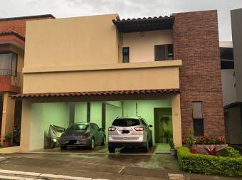 Casa en Venta en Belén, Heredia. RAH 23-2742