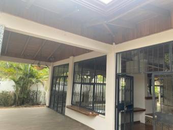 Casa en Venta en Escazú, San José. RAH 23-2712