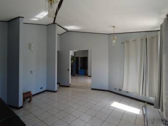 Casa en Venta en Santa Ana, San José. RAH 23-2732