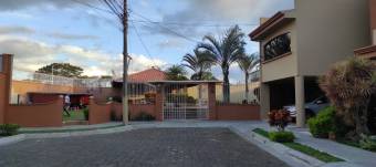 Hermosa casa en Condominio seguro y precioso en Tibas,  En Venta    CG-23-2531