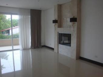 OPORTUNIDAD DE ALQUILAR BELLO Y EXCLUSIVO APARTAMENTO EN SANTA ANA.  CG #23-2600.