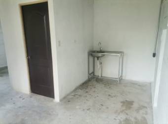 EN VENTA BELLA CASA, EN URBANISMO PRIVADO. MUY COMODA Y SEGURA.   CG #23-2378.