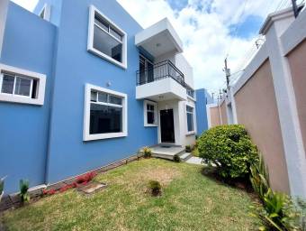 Bonita casa con amplio terreno en SanJoseCarmen en Venta.    CG-23-2559