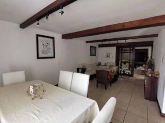 Se alquila hermosa y espaciosa casa con gran patio y piscina en Moravia de San José 23-2795 