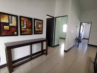 Se vende hermosa y espaciosa casa con terraza y piscina en San Rafael de Escazú 23-2798