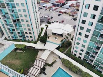 Se alquila hermoso y espacioso apartamento con piscina en Hatillo de San José 23-2373