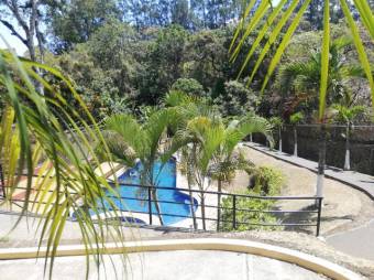 Se alquila espacioso apartamento con piscina en San Rafael de Escazú 23-2740 