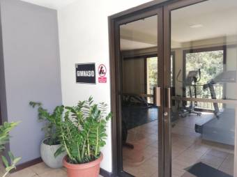 Se alquila espacioso apartamento con piscina en San Rafael de Escazú 23-2740 