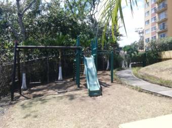 Se alquila espacioso apartamento con piscina en San Rafael de Escazú 23-2740 