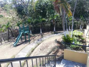 Se alquila espacioso apartamento con piscina en San Rafael de Escazú 23-2740 