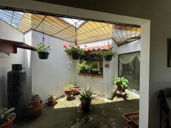 Casa en Venta en Escazú, San José. RAH 23-645