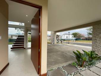 Casa en Venta en Ulloa, Heredia. RAH 23-650