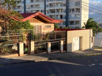 Oportunidad para Adquirir una casa y un Negocio en Ulloa en Venta.   CG-23-2139