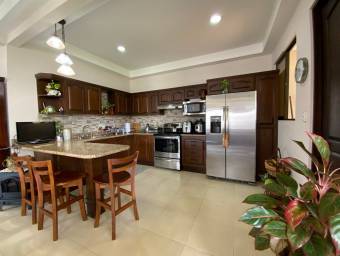 Casa en venta en La Garita, Alajuela. RAH 23-507