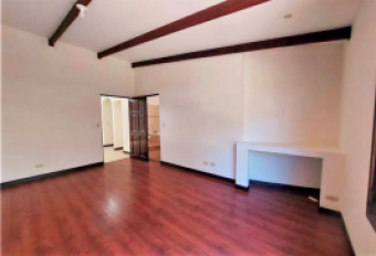 Venta de casa ubicada en San José, Santa Ana, Piedades