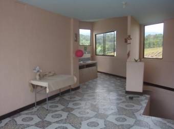 Preciosa casa con Dos Niveles en Grecia en Venta.     CG-23-2512