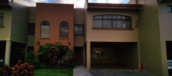 Hermosa casa en un Condominio precioso y seguro en Tibas en Venta.     CG-23-2531