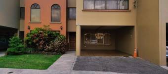 Hermosa casa en un Condominio precioso y seguro en Tibas en Venta.     CG-23-2531