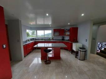 Casa en Venta en Santa Ana, San José. RAH 23-448