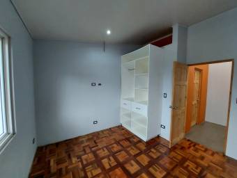 Casa en Venta en Santa Ana, San José. RAH 23-448