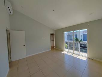 Casa en Venta en Santa Ana, San José. RAH 23-2537