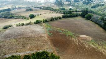 Se vende finca en Cooperosales, Quircot, Cartago.