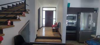 Fabulosa casa de dos Niveles en SantaAnaPozos en Venta.   CG-23-1712