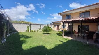 Espectacular casa de Dos Niveles en CurridabatSanchez  en Venta.   CG-23-1958