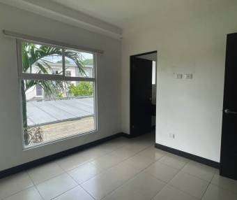 Apartamento en Condominio Vistas de la Rambla, San Rafael, Alajuela