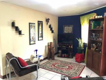 Casa en Venta en Santa Ana, San José. RAH 23-1484