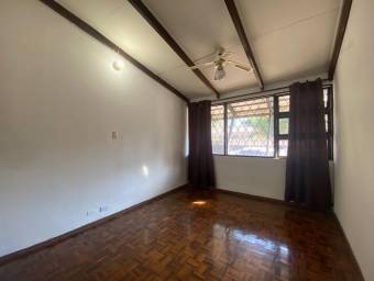 Casa en Venta en Santa Ana, San José. RAH 23-1509