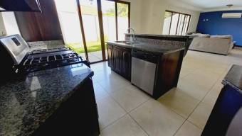 Casa en Venta en Santa Ana, San José. RAH 23-2628