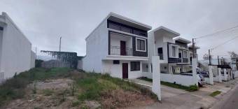 Bonita casa de Dos Niveles en CartagoAguaCaliente en Venta.   CG-23-983