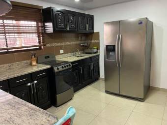 Moderna casa Acogedora de Dos Niveles en Desamparados en Venta.   CG-23-1710