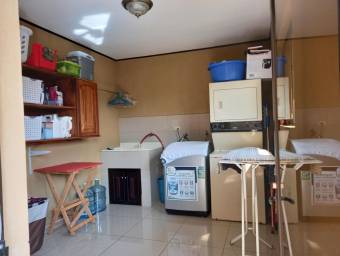 Casa en Venta en Desamparados, Alajuela. RAH 23-579