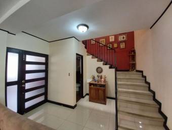 Casa en Venta en Desamparados, Alajuela. RAH 23-579