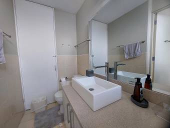 Precioso y Cómodo Apartamento en la Uruca en Venta.      CG-23-2758