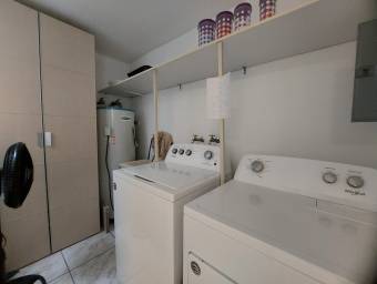 Precioso y Cómodo Apartamento en la Uruca en Venta.      CG-23-2758