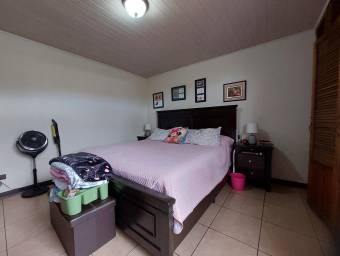 Bonita y Amplia casa en Rohrmoser en Venta.      CG-23-2757