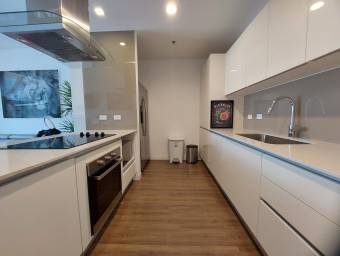 Hermoso y Cómodo Apartamento en Escazú Centro en Venta.      CG-23-2409