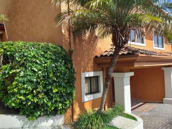 Preciosa y Amplia casa en ESBelloHorizonte en Venta.      CG-23-2760