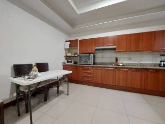 Fabulosa y Moderna casa en Escazú Centro en Venta.      CG-22-31