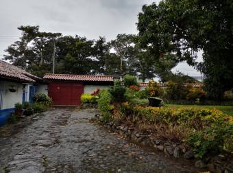 CityMax Costa Rica vende Terreno con casa en Santa Rosa de Santo Domingo de Heredia