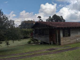 Fabulosa casa con una hermosa vista de área verde en Sanluis en Venta.      CG-23-2772