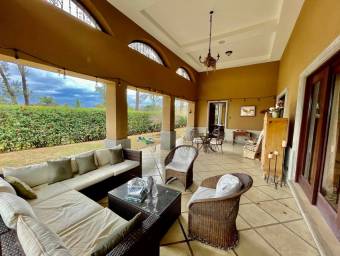 Casa en Venta en La Guácima, Alajuela. RAH 23-1512