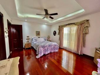 Casa en Venta en La Guácima, Alajuela. RAH 23-1512