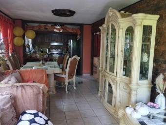 Casa en Venta en Barva, Heredia. RAH 23-2918